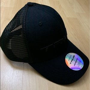 True hat